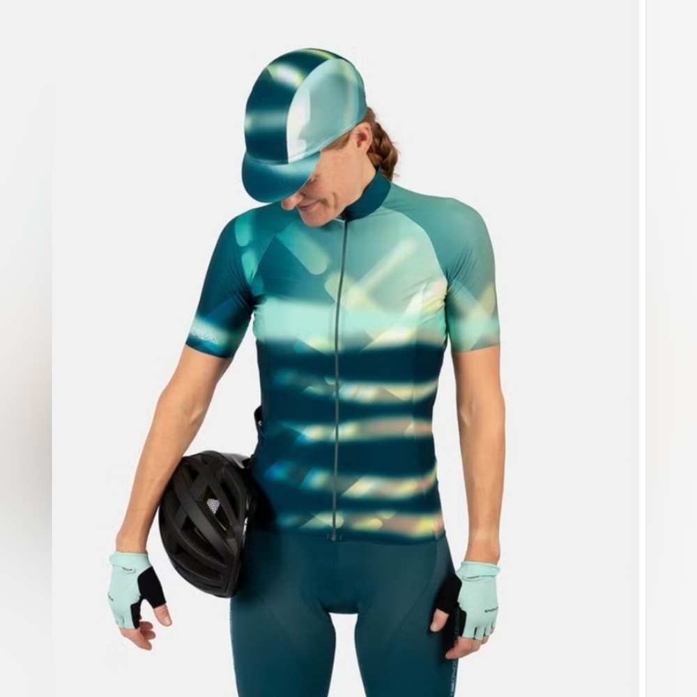 Endura Women's Limited Edition Virtual Texture S/S Jersey - Size Medium, NWT.